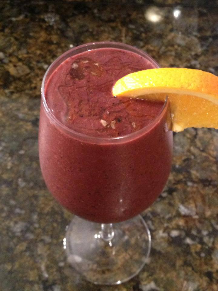 Healthy Green Berry Fruit Smoothie 18