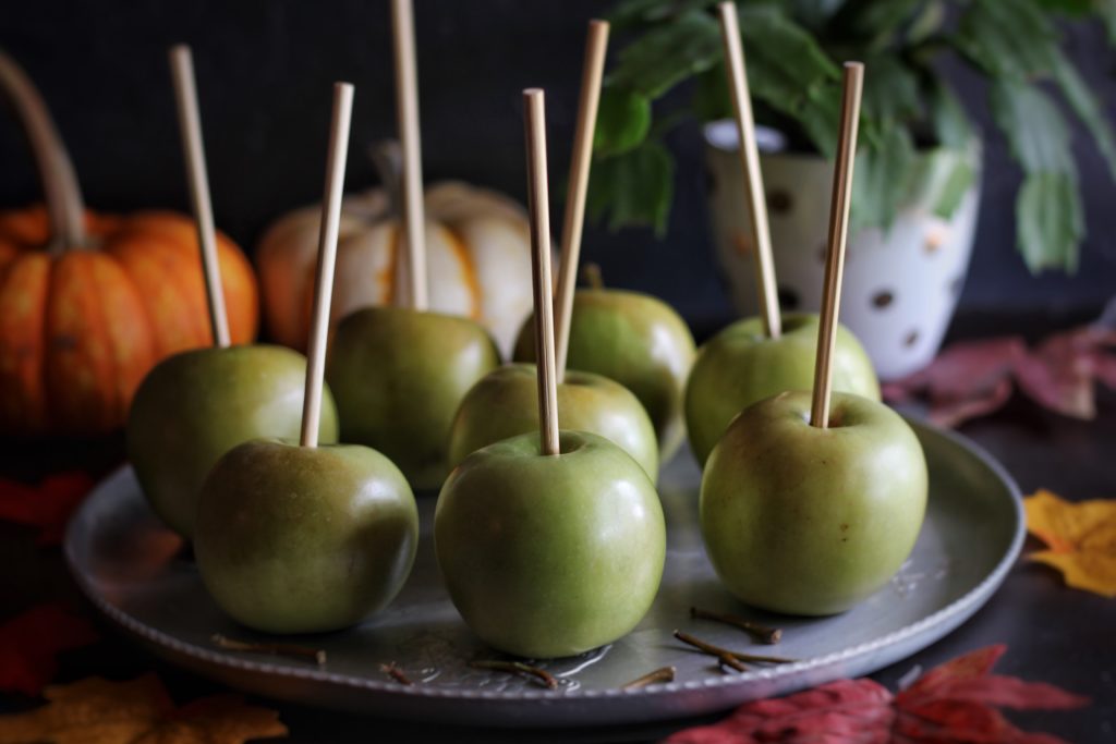 Easy Delicious Candy Apples 1
