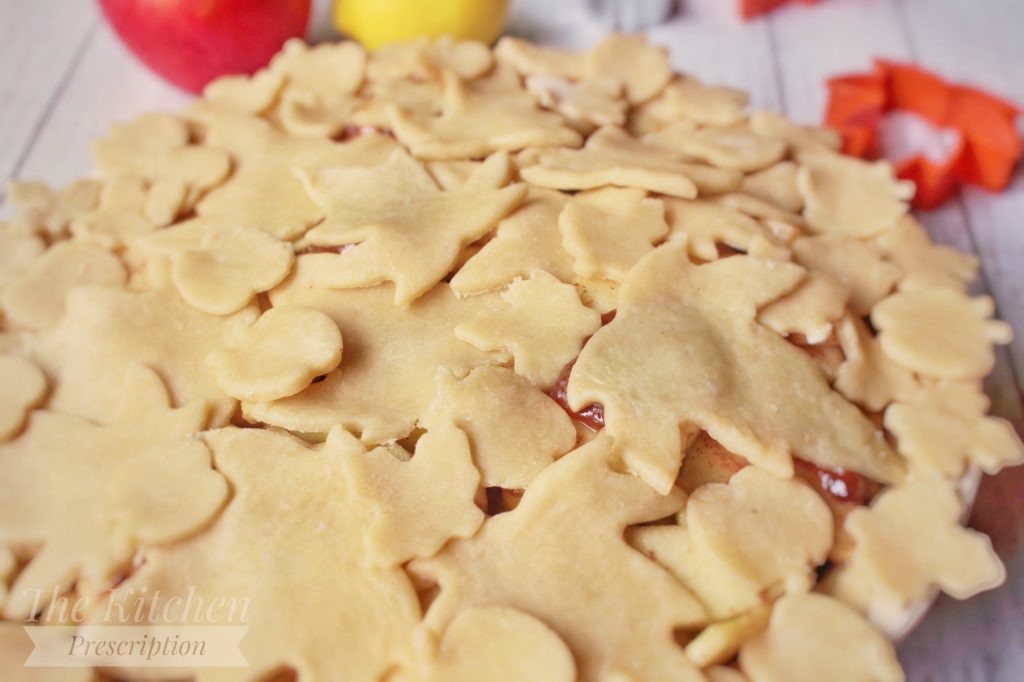 Heartwarming Apple Pie: With Leaf Pie Crust 5