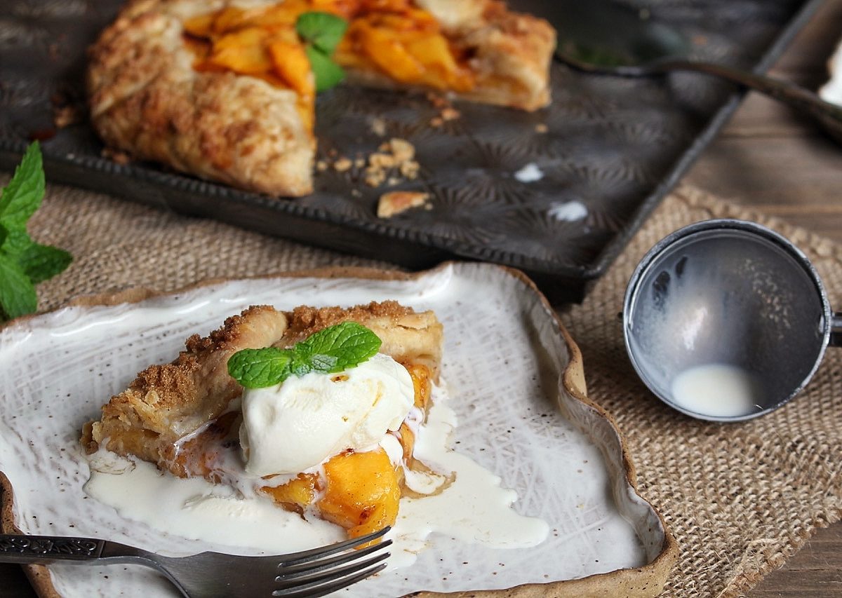 Just wait until you SMELL this Peach Galette 🤤🍑 your whole house wil