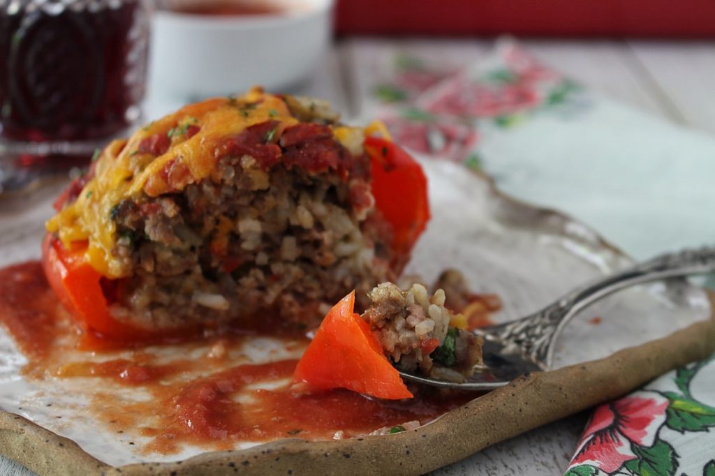 Classic Stuffed Peppers with Tomato Sauce: Hearty & Tasty 1