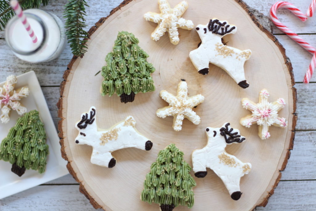 How to decorate Christmas tree cookies with buttercream